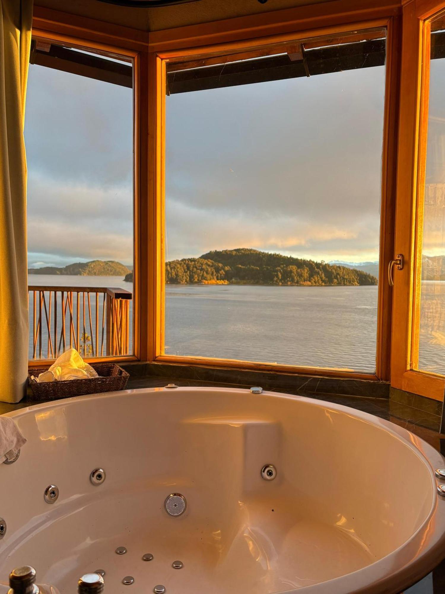 Lirolay Suites - Apart Hotel サンカルロスデバリローチェ エクステリア 写真